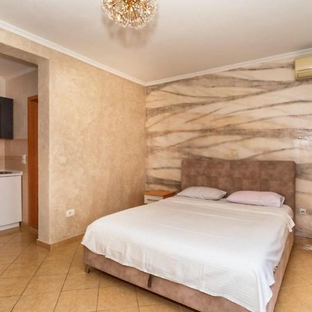 Ani Apartmani Dobra Voda Esterno foto